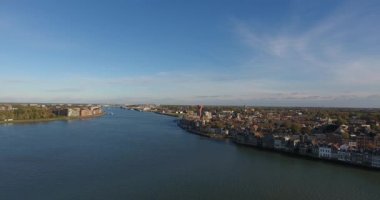 Su ve doğa manzarası, Walburg alanı, Dordrecht, Hollanda