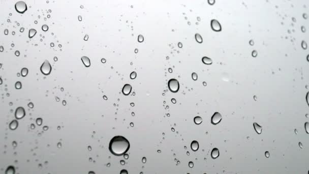 Gotas Água Vidro Janela Dia Chuvoso Luz Natural — Vídeo de Stock