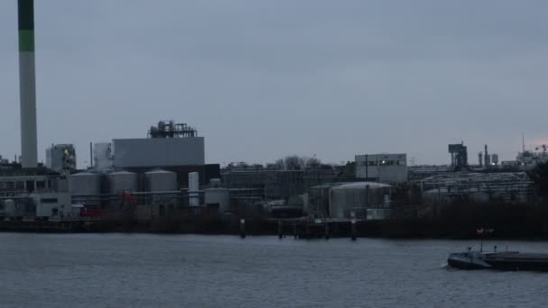 Schip Boot Rivier Industrial Area Port Dordrecht Nederland — Stockvideo