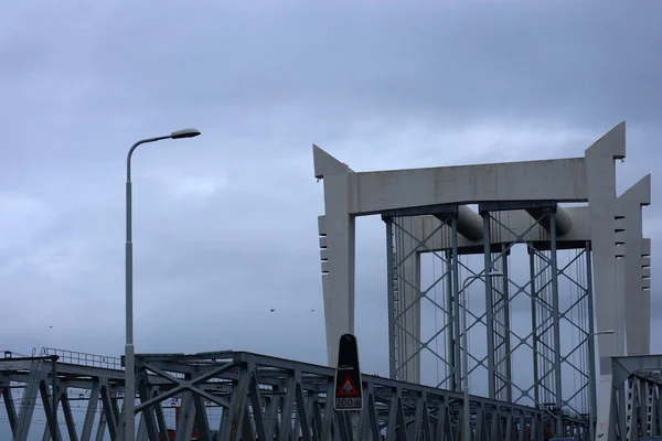 ドルドレヒト橋 空の背景図 オランダ — ストック写真