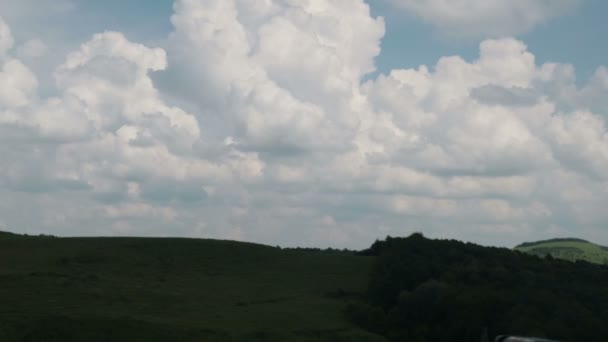 Летний Ландшафт Холмов — стоковое видео