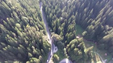 Anıtların havadan görünüşü, Kızıl Göl Bölgesi, Bicaz, Romanya, yaz mevsimi