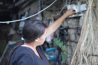Kırsal kesimde kadınlar günlük aktiviteler, doğa işleri ev işleri.