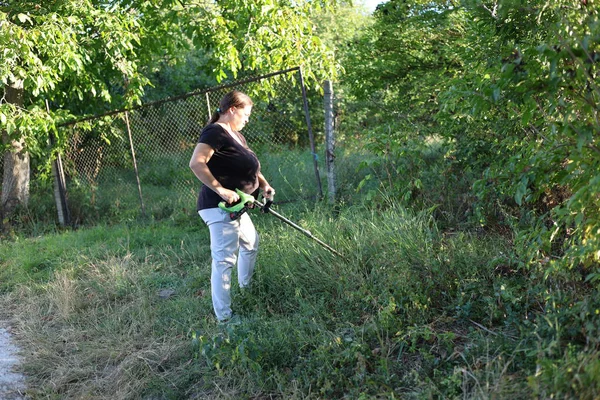 Kırsal kesimde kadınlar günlük aktiviteler, doğa işleri ev işleri.