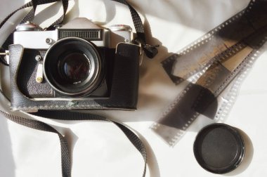 hafif bir arka plan üzerinde eski fotoğraf makinesi