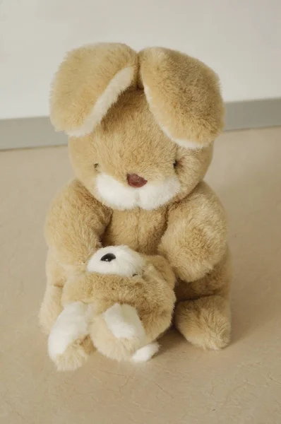 어린이 장난감 토끼와 — 스톡 사진