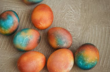 boyalı tavuk yumurtası. Paskalya yumurtası.