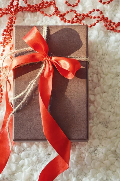 Beautiful Gift Box Red Ribbon Box Gift White Cozy Plaid — Stock Photo, Image