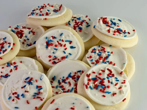 Pilee Sugar Cookies White Frosting Covered Red White Blue Sprinkles — Stock Photo, Image