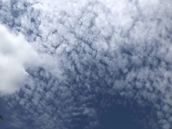 Blauer Himmel Mit Wolken Voller Rahmen — Stockfoto