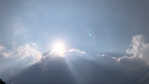 Tidsförskjutning Rörelse Vackra Mörka Regn Storm Moln Avslöjar Solen Åska — Stockvideo