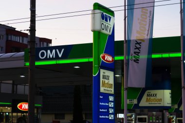 Cluj-Napoca / Romanya-10 11-2019: Omv benzin istasyonu 