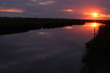 Nehrin kuzey Avrupa'da on Sunset