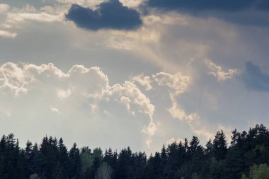 Dramatik bulutlu gökyüzü. Yumuşak bulutlar.