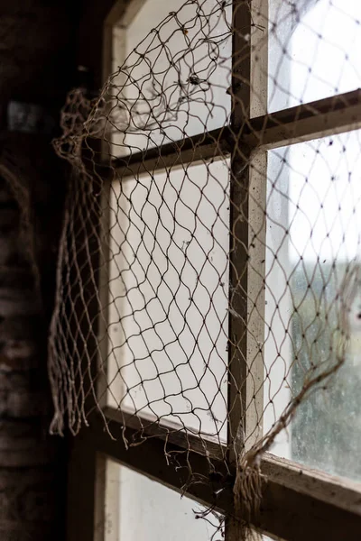 Fischernetz am Fenster — Stockfoto