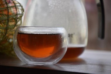 rafta hediye seti ve çay