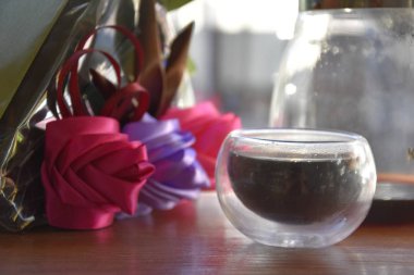 rafta hediye seti ve çay