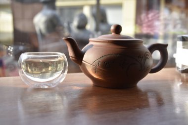 çaydanlık ve Fincan rafta