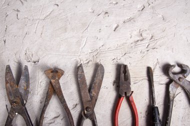 Metniniz için yer bir alçı zemin üzerine eski araçlar