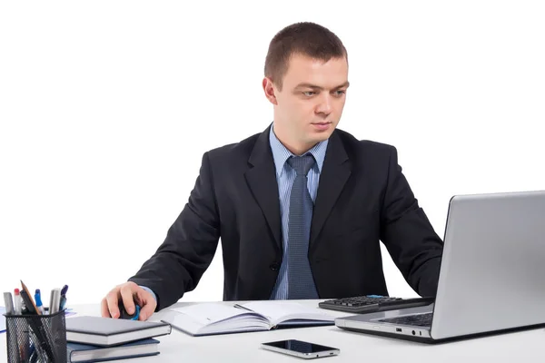 Belgeler ve beyaz arka plan üzerinde izole laptop çalışma iş adamı