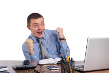 İş, office, teknoloji, finans ve Internet kavramı - işadamı dizüstü bilgisayar ve Office belgeleri ile gülümseyen