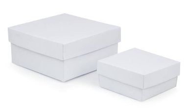 Beyaz bir arka plan üzerinde iki boş kutu kapalı