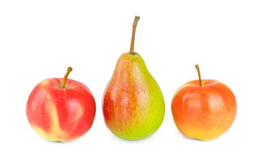 iki elma ve beyaz bir arka plan üzerinde bir armut