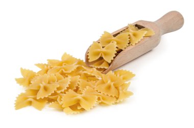 Beyaz arka plan üzerinde izole kase makarna