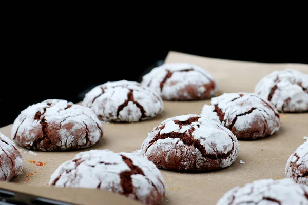 Cookies chocolate cracks freshness. tasty dessert concept. cookies for holidayand christmas — Stock Photo, Image