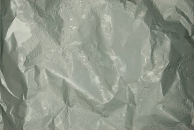 Alüminyum folyo ile su damlaları