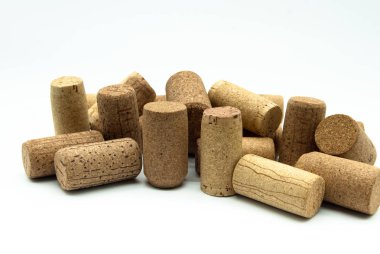 şarap mantarlar üzerine beyaz izole