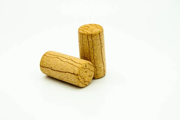 şarap mantarlar üzerine beyaz izole