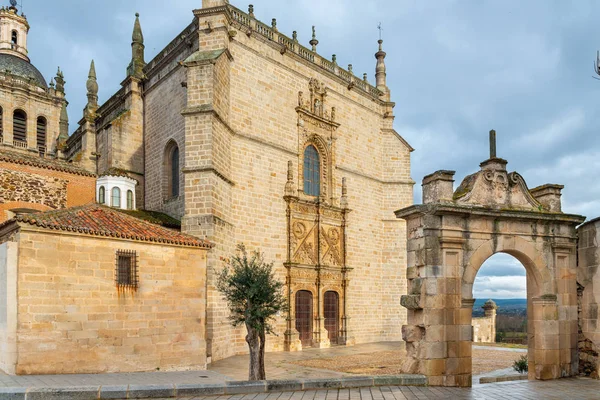 Catedral de Santa Maria de la Asunción en Coria, Cáceres, Extre —  Fotos de Stock