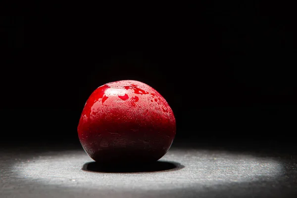 Heerlijke bigarreau Cherry in zwarte achtergrond — Stockfoto