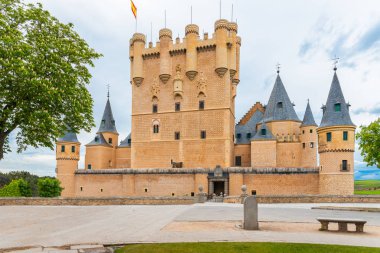 Segovia'daki Alcazar Kalesi Cephesi
