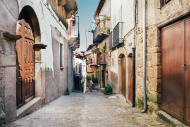 İspanya 'nın Salamanca eyaletindeki Miranda del Castanar köyü.