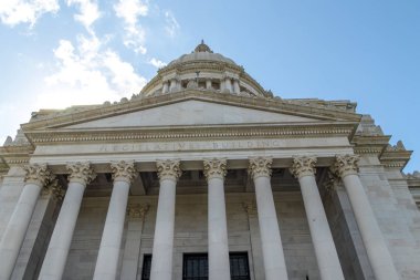 Olympia Wa capitol adımlardan Washington State Capitol bina veya Yasama Binası bakarak.