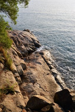 Lamma Adası 'nda yürüyüş parkurlarına okyanus manzarası, Hong Kong
