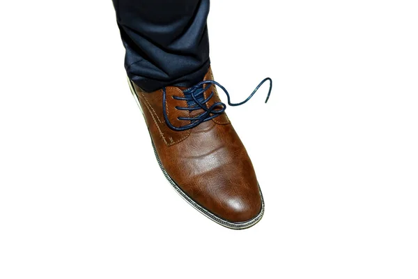 Нога Коричневом Ботинке Развязанным Кружевом Isolated — стоковое фото
