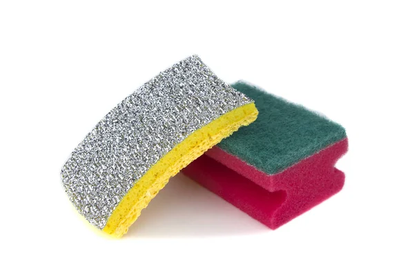 Nuevas esponjas para el lavado de vajilla aislada sobre fondo blanco . —  Fotos de Stock