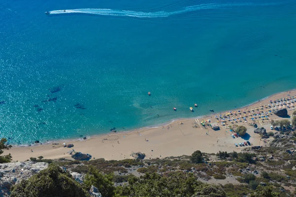 Playa de Tsambika en la isla de Rodas en Grecia — Foto de Stock