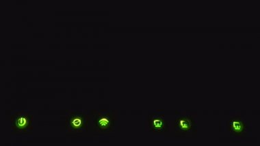Karanlıkta yeşil modem Ledler