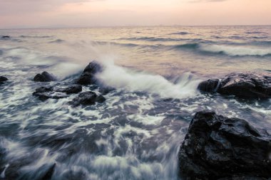 taş zemin üzerine çökmesini dalga hareket okyanus uzun pozlama