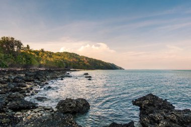 mercan resifleri ve akşam, Koh yao yai, phang nga, Tayland güzel gökyüzü ile kara güzel görünümü