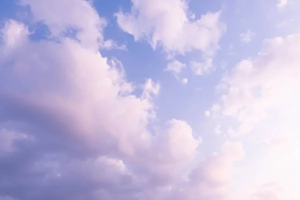 Gökyüzü Nde Günbatımı Düz Gökyüzü Bulut Içinde Parlak Renkli — Stok fotoğraf