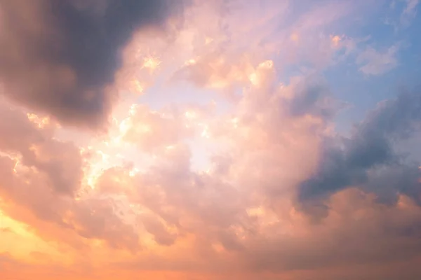 Céu Bonito Com Nuvem Área Vazia Para Texto Conceito Natureza — Fotografia de Stock