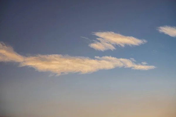 Piękny Abstrakcyjny Cumulustratus Chmura Tle Zachód Słońca Dla Prognozy Meteorologii — Zdjęcie stockowe