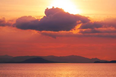 tahmin ve meteoroloji kavramı için öğleden sonra arka plan Kümülonimbus bulut özeti