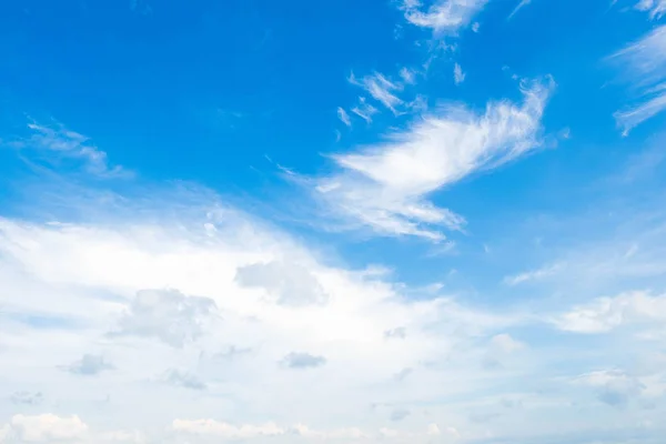 tahmin ve meteoroloji kavramı için mavi gökyüzü arka plan Altostratus bulut soyut