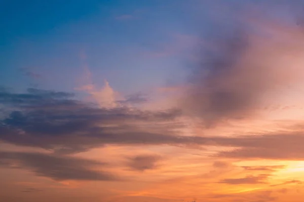 Céu Nuvem Cores Brilhantes Arco Íris Céu Liso Colorido Crepúsculo — Fotografia de Stock